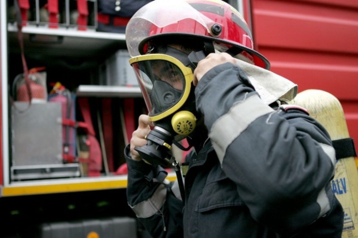 1-explozie-in-poligon-cu-prefect-si-muli-pompieri-foto