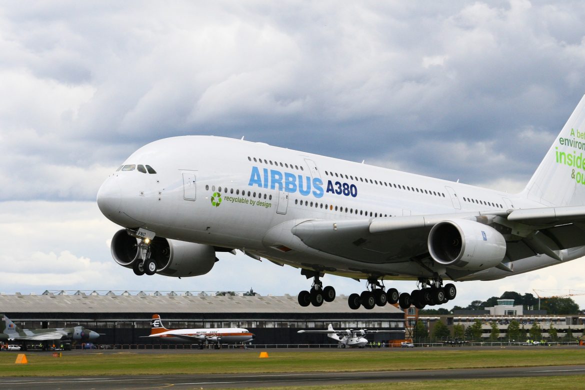 airbus-a380-788573_1920