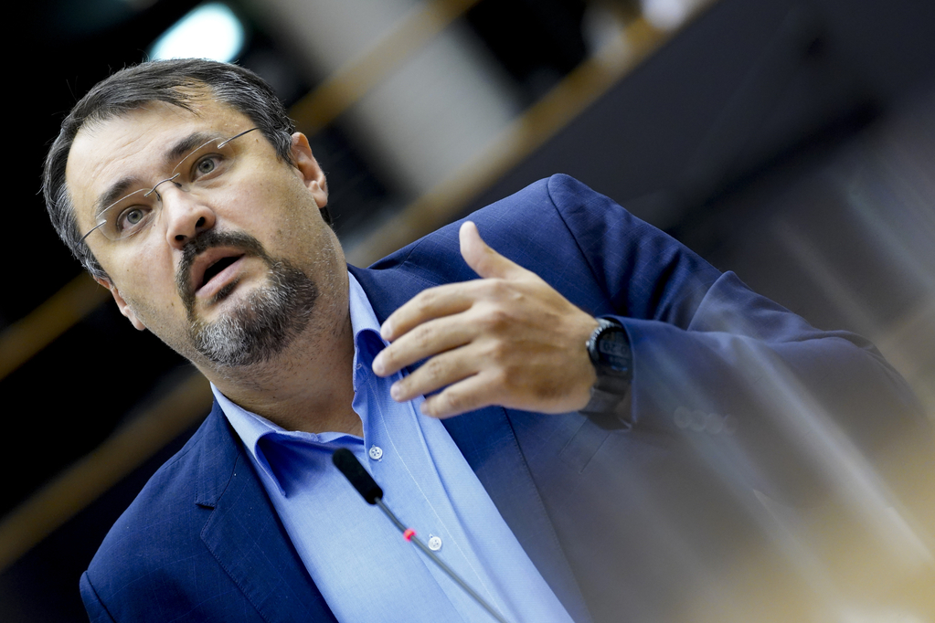 EP-105850D_Plenary_4