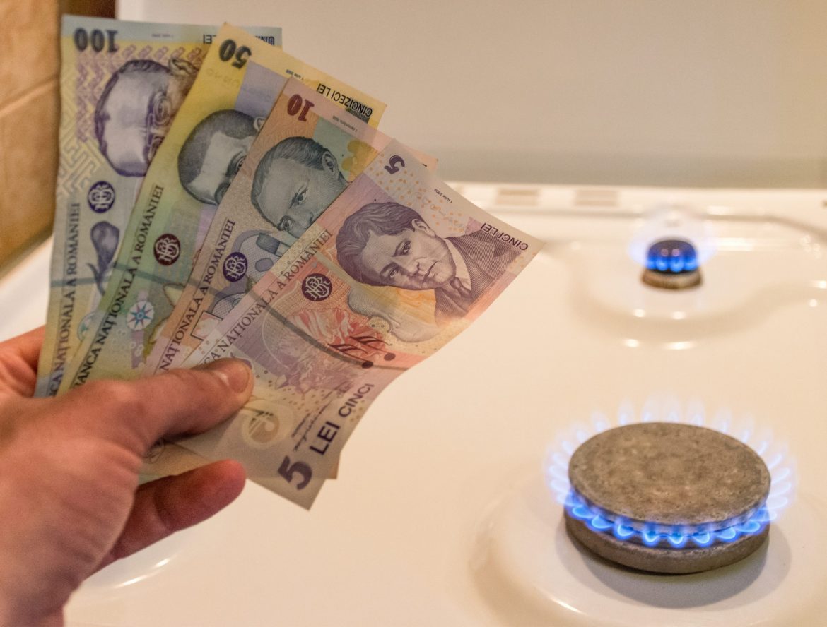 gaze-factura-shutterstock_1430973701-scaled