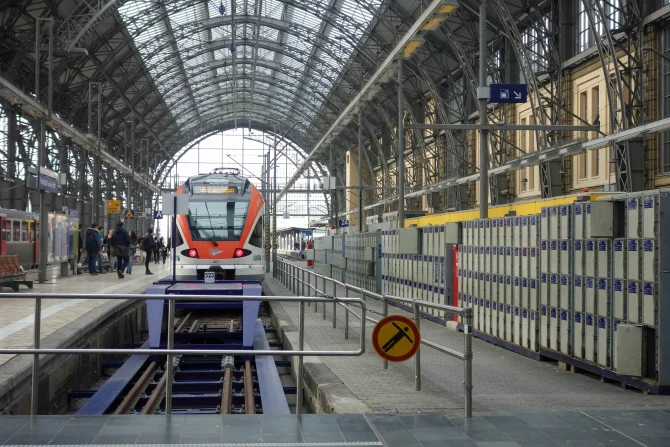 tren_gara_frankfurt_germania_flickr