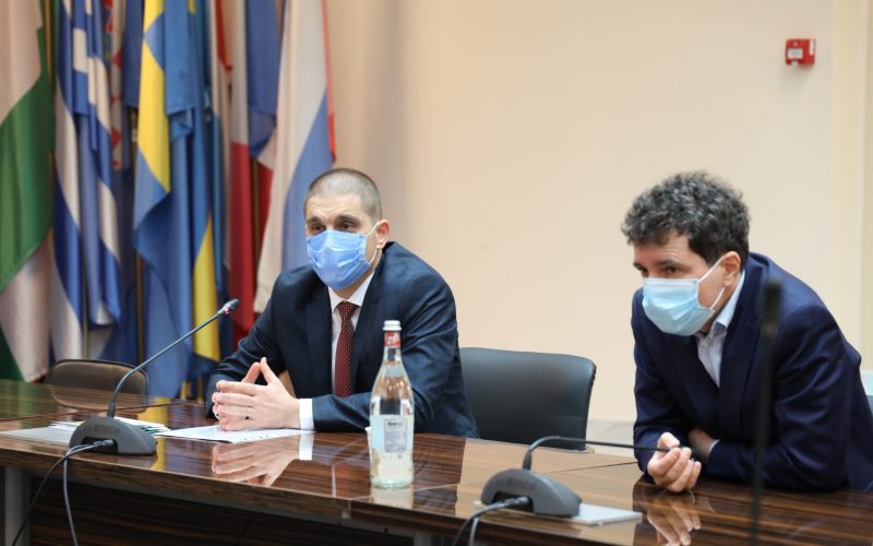 739b6ee9d789a46e545843b45948db5a-800×500