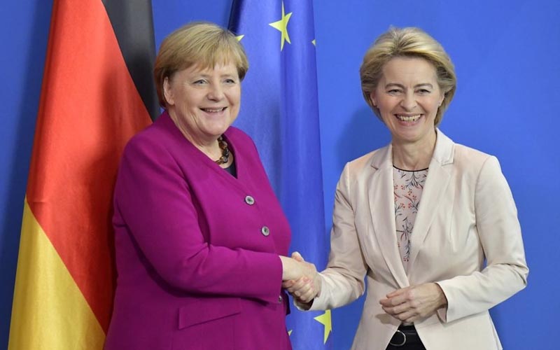 Ursula-von-der-Leyen-si-Angela-Merkel