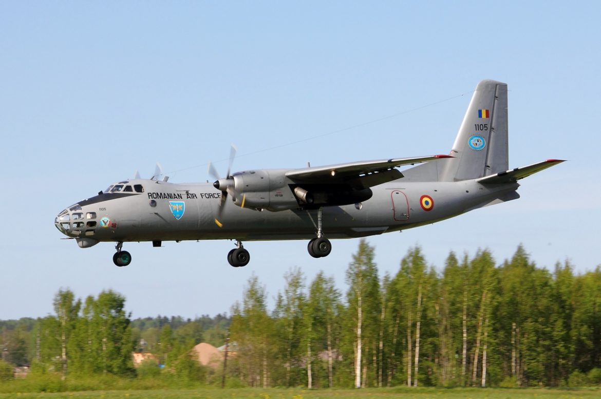 Romanian_Air_Force_Antonov_An-30_Dvurekov-1