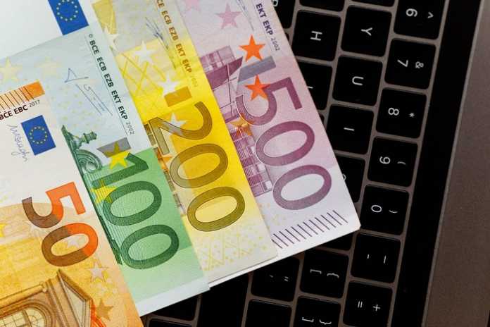 fonduri europene 2020 afaceri IT sala fitness Depositphotos